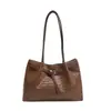 Bolsa de palha tecida estilo coreano para mulheres, nova coleção outono 2026, versátil, grande capacidade, adequada para o dia a dia, bolsa de ombro e pode ser carregada sob o braço.