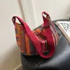 Bolso Cruzado de Hombro Único para Axila Otoño e Invierno Bolso de Mano Rayado Europeo y Americano para Mujer 2025 Nueva Moda Tendencia Versátil