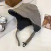 Gorro Estilo Coreano de Lana de Cordero Roja Lei Feng para Mujer, Gorro de Felpa Engrosado Cálido de Invierno para Ciclismo con Protección para las Orejas, Gorro de Aviador a Prueba de Frío