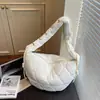 Bolso de Algodón Tipo Bollo de Gran Capacidad para Viajes 2025 Nuevo Bolso Simple Acolchado para la Axila Bolso de Hombro Versátil para Viajes