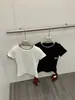 Wgwe8964 Guangzhou Shisanxing Camiseta de Verano Nueva para Mujer Cuello Redondo Bloque de Color Manga Corta Corte Ajustado Top Tendencia