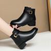 Zapatos de Mamá Botas de Otoño e Invierno 2025 Nuevo Estilo Forrado de Lana Cálido Zapatos de Cuero Versátiles Botines de Suela Blanda Zapatos de Algodón para Mujeres de Mediana Edad y Ancianas