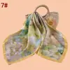 Bufanda Cuadrada para Mujer de 70 cm, Estilo Nuevo, con Hermoso Estampado Floral Grande, Bufanda de Seda, Chifón Satinado, Bufanda de Fábrica Proveedora al por Mayor