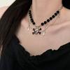 Design de nicho exclusivo Sense Black Beaded Sword Stitching Skull Pendant Necklace Fashion Necklace Corrente de clavícula feminina