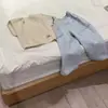 NYPP Corea del Sur Ropa Infantil Primavera y Verano Nuevo Estilo Coreano Pola Conjunto de Tres Piezas para Niñas de Punto Manga Corta Pantalones Vaqueros de Pierna Ancha 'Cortina de Culo'
