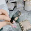 Colar Camélia Versa em Estilo Inspirado em Chanel, Design Luxuoso e Único, Pulseira de Flor Rosa, Conjunto Popular de Flores