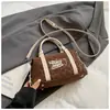 Bolso de Mano Moderno y Elegante Tipo Bolsa Almohada para Mujer 2026 Nueva Moda Versátil para el Trabajo Cruzado Pequeño Bolso Tote