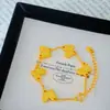 Tienda de Oro Mismo Estilo Arena Dorada Cielo Estrellado Brillante Mariposa Pulsera Oro Láser Joyería Lujo Ligero Regalo para Novia