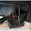 Bolsa Grande Capacidade para Deslocamento de Estudante Mulheres Moda Nova Primavera/Verão 2024 Bolsa de Ombro Tecida Bolsa Tote Casual
