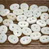 Precio de Remate Botones Naturales Ovalados de Concha Blanca Concha de Agua Dulce Dos Agujeros Concha de Río Real Botones Mini Versátiles
