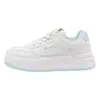 Nuevas Zapatillas Blancas de Suela Gruesa Color Rosa Fresco de Fresa para Mujer, Zapatos Cálidos Delicados de Mariposa, Zapatillas Bordadas de Caña Baja Energéticas al por Mayor