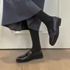 Mocassins Femininos Estilo Britânico Sapatos Baixos Pretos Sapatos Pequenos de Couro Primavera e Outono Sapatos Doudou para o Trabalho Outono e Inverno Sapatos Pequenos Pretos Profissionais