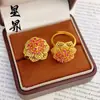 Tienda de Oro Mismo Estilo Chapado en Oro Rojo Rosa Diamante Filigrana Hueca Racimo Floral Anillo de Flor para Mujeres, Anillo de Flor Grande Hueco Tridimensional