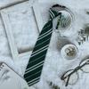 Insignia de Corbata Harry Potter Uniforme JK Sin Golpes Corto Mágico Ins Estilo Cuatro Grandes Colegios para Hombres y Mujeres Rayas Rojo Oscuro