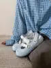 Sandalias Deportivas Únicas de Lunares Caladas con Punta Cerrada para Mujer, Transpirables Verano 2026 Modelo Nuevo Zapatos de Mujer, Tenis de Malla