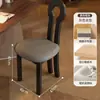 Silla de comedor de madera maciza, silla tipo llave de estilo francés vintage, silla de ocio de mediados de siglo para uso doméstico, con una estética de alta gama y un respaldo suave y acolchado en estilo Wabi-Sabi