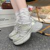 Sapatos Torre de Sola Grossa Femininos Primavera 2025 Novos Versáteis Malha Respirável Aumentadores de Altura Leves Casuais Esportivos Tênis de Corrida