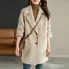 Casaco Feminino de Comprimento Médio 2026 Tendência Outono e Inverno Novo Estilo Casaco de Lã Petite Modelagem Slim e Valorizador Casaco de Lã