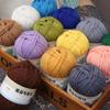 Hilo acrílico de 4 hebras directo de fábrica hilo mediano grueso tejido a mano Diy pantuflas bola de lana gancho muñeca cojín hilo para bebé