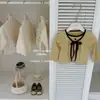 Le En BabyRetro Estilo Coreano! Conjunto de Duas Peças Outonal Original para Meninas: Blusa Falsa Duas Peças e Calça Pantalona de Bolinhas