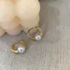 Pendientes Metálicos Redondos de Perlas Estilo Simple y Exquisito Pendientes Elegantes de Lujo Ligero Moda Francesa de Gama Alta Hebillas de Oreja Estilo Occidental