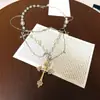 Colar com Pingente de Cruz de Pérola e Franja Estilo Punk Gótico para Mulheres, Corrente de Clavícula Gargantilha Acessório de Pescoço com um Toque Refinado e de Alta Qualidade