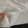 Conjunto térmico de tricô leve, modelador e colorido para mulheres, com gola redonda, caimento justo e alta elasticidade, perfeito como camada base para outono e inverno.