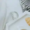 Broche único de perlas con diseño de corazón 2024 nueva moda otoño e invierno corsage accesorios de alfiler delicados para mujer Corea del Sur