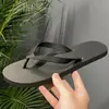 Chanclas Sencillas para Hombre Verano 2026 Nuevo Estilo Exteriores Antideslizantes con Tira entre Dedos Sandalias de Playa Sandalias de Hombre de Moda