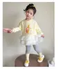Vestido moletom para meninas, novos estilos de primavera e outono, vestido infantil com legging, conjunto de duas peças da moda para meninas pequenas, conjunto de princesa moderno