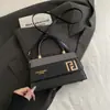 Bolso de Mano Cuadrado Pequeño Texturizado Transfronterizo Otoño 2025 Bolso de Hombro de Lujo Ligero de Alta Gama Bolso Cruzado Versátil de Nicho para Viajes y Uso Diario