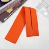 Bolsa de Teléfono Popular Tejida en Stock, Tejido de Hilo, Mismo Estilo que el Sitio Web Oficial, Versiones Personalizables Largas y Cortas, Bolsita para Teléfono de Bolsillo