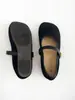 Sapatos Mary Jane Retrô Franceses para Mulheres 2026 Verão Novo Estilo Uma Tira Vazados Casuais Planos Boca Rasa Sapatos Estilo Birkenstock