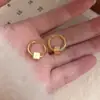 Pendientes Metálicos Retro Estilo Hong Kong para Mujer, Aguja de Plata S925, Pendientes de Botón de Alto Temperamento, Pendientes de Diseño Nicho Aprobados