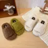 Elegantes y minimalistas pantuflas peludas para mujer, diseñadas para usar en exteriores, nueva colección otoño/invierno 2026, de moda y versátiles, cómodas pantuflas peludas de una sola tira para mujer