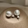 Brincos de Prata com Estrela Cravejada de Diamantes e Design Escovado em Forma de C Semi-Circular, Pequenos e Delicados, Brincos Elegantes Adequados para Uso Diário e Acessórios Versáteis