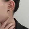 Estilo Japonés y Coreano Simple Clip de Oreja de Amor sin Oreja Celebridad de Internet Estilo Frío Pendientes Distintivos Pendiente Único Elegante de Alta Gama para Mujer