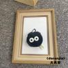 Lindo colgante de bolsa de peluche con forma de bola de carbón pequeña, llavero con forma de bola de pelo de Thousand y Chihiro, colgante de bolsa de elfo del polvo