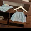 Estilo Férias! Conjunto Fofo e Estiloso de 2 Peças para Bebês Meninas com Suspensórios Franzidos e Calças de Pernas Largas