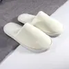 Venda por atacado de fábrica chinelos de algodão feminino casal casa fundo grosso chinelos de casal masculino interno casa inverno chinelos de algodão atacado