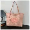 Nova Bolsa Tote Fashionável de Grande Capacidade, Bolsa Estética Retro Europeia e Americana de Alto Padrão para Mulheres, Bolsa de Ombro Versátil para o Dia a Dia