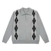 Yidao Vintage 2026 Otoño Nuevo Estilo Retro Americano Académico Patrón de Diamantes Jacquard Cuello Solapa Jersey Manga Larga Tejido