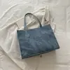 Novedad Otoño 2026 Bolso de Hombro Grande con Textura de Letra en Relieve Bolso Tote de Moda Retro de Nicho para el Trabajo