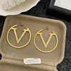 Pendientes Europeos y Americanos de Moda con Letra V Sencilla, Elegantes y Únicos con Diseño de Nicho de Alta Gama, Pendientes Grandes que Conservan el Color para Mujer
