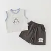 Conjunto de Dos Piezas para Bebé Niño 2026 Verano Nuevo Estilo Camiseta sin Mangas de Pingüino y Shorts Conjunto Simple Versátil para Niños Ropa de Abrigo