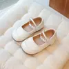 Zapatos de cuero para niñas 2026 nuevos zapatos de primavera y otoño para niños zapatos de princesa para niñas suela blanda estilo bosque zapatos de otoño para niñas