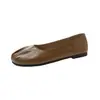 Zapatos de cuero para mujer con pliegues estilo francés, nuevo modelo primavera-verano 2026, suela blanda, antideslizantes, cómodos, mocasines slip-on ligeros
