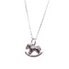 Nuevo Caballo Mecedora Lindo 2026 con Diseño de Hielo Triturado, Caballo de Carrusel Giratorio Chapado en Plata Emparejado con Collar, Venta al por Mayor de Joyería de Alta Gama
