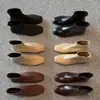 Botas Finas de Camurça Femininas Botas Elásticas Salto Baixo Estilo Coreano Outono e Inverno Novas Bico Quadrado Zíper Traseiro Botas Curtas Elásticas Femininas Botas Individuais Femininas