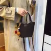 Bolso de Hombro Esmerilado de Nicho Cesta de Verduras Bolso Cubo para Mujer 2025 Nuevo Bolso de Hombro Versátil de Gamuza Bolso Cruzado Casual
